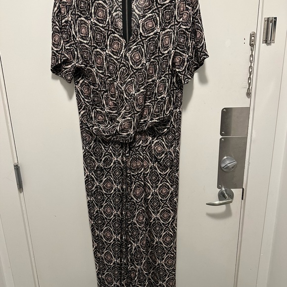 Boldly patterned jumpsuit. - Picture 2 of 2